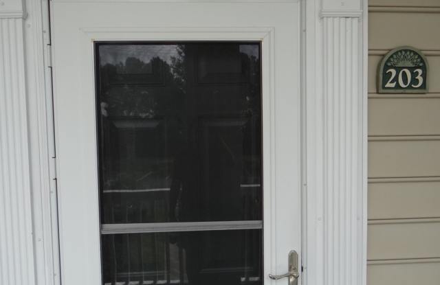 Seasonal Rental Available 11/25/24-4/30/25 Wifi/Cable/Water/Electric Included photos photos