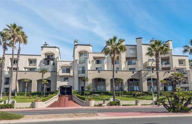 200 Pacific Coast Hwy - Unit 200: 2 Bed 2 Bath Condo Steps From Huntington Beach Pier! photos photos