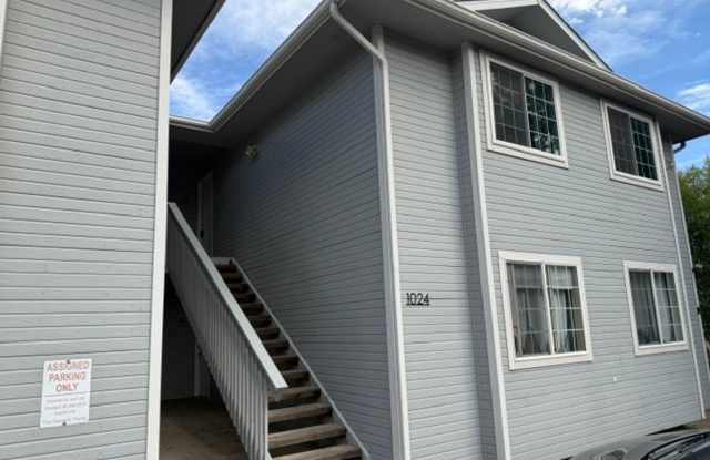 2 Bedroom Condo close to Campus! Gallery 1