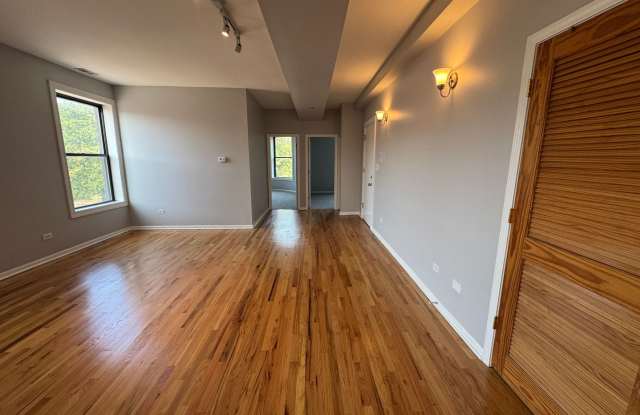 5900 S King Dr - Unit C3 photos photos