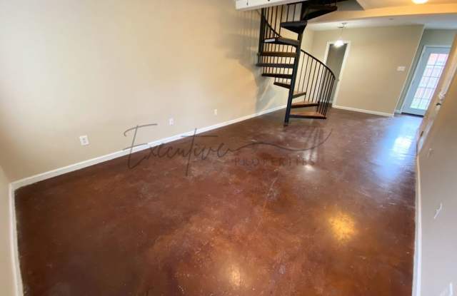 2-Bed, 2.5-Bath Townhouse – Walk to McNeese State University! Gallery 2