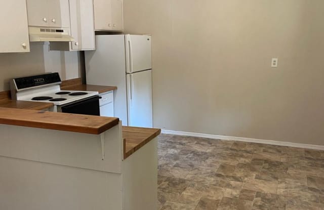 2110 Iroquois  Unit #3 - 2110 Iroquois Avenue, Chico, CA 95926