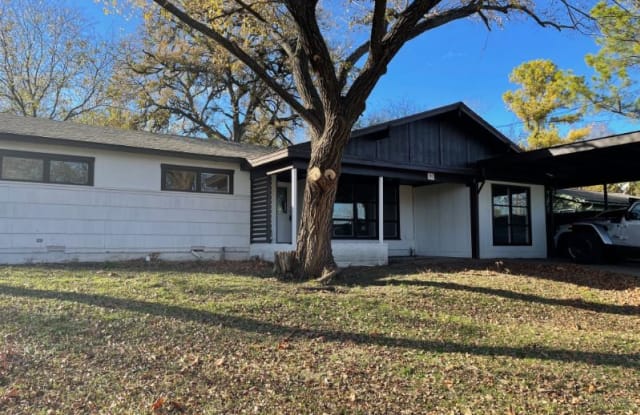 102 Hillside Dr - 102 Hillside Drive, Alvarado, TX 76009
