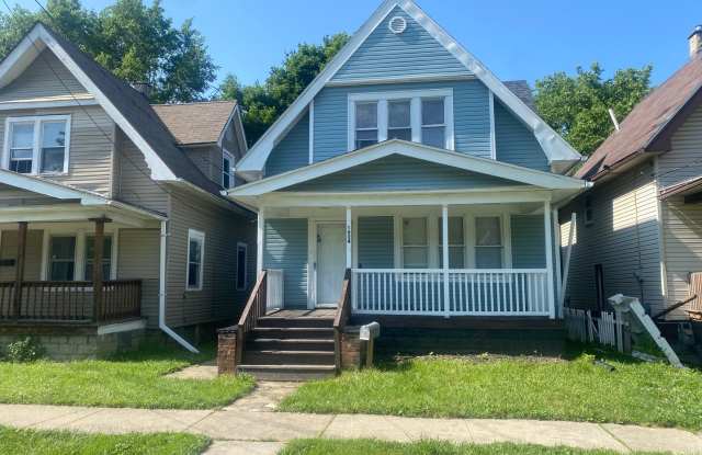 Charming 3-Bedroom Property in Prime Location photos photos