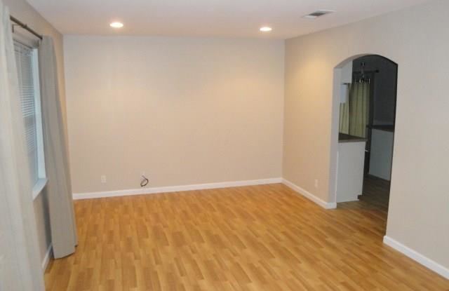 528 E Redbud Drive Gallery 2