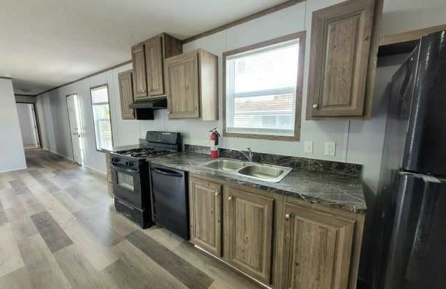 11409 - 5th St NE - 11409 5th Street Northeast, Blaine, MN 55434