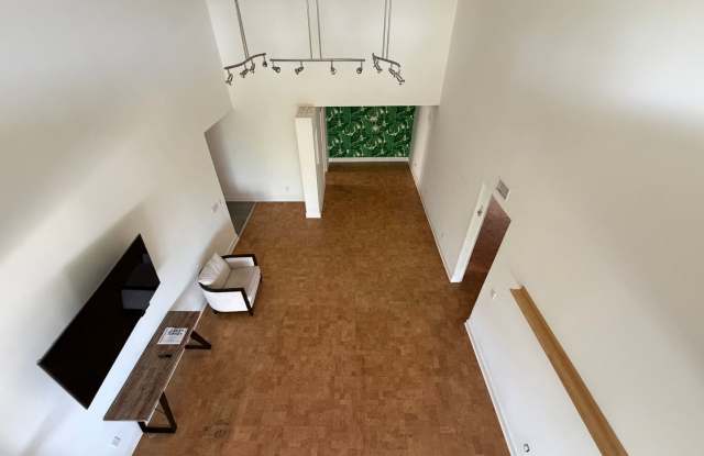 Hollywood Luxury 2 Bed Condo! Gallery 3