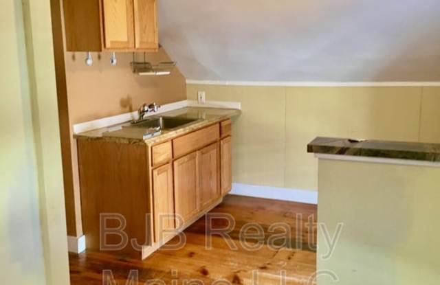 126 Emery Street, Apt. 3 Gallery 2