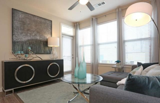 Smart Living at Garden Oaks - 450 E Rogers St, Houston, TX 77022