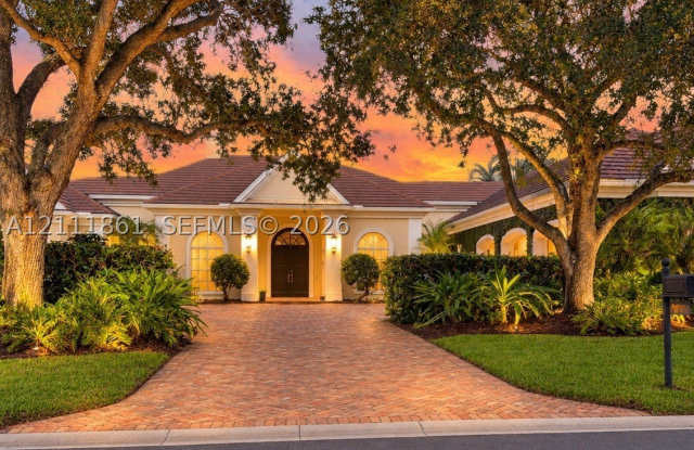 9871 SE Sandpine Ln Gallery 1