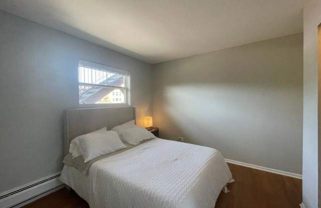 4616 North Beacon St. Gallery 4