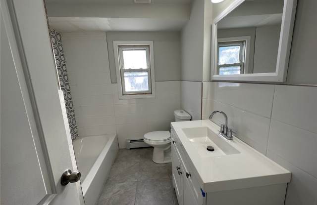 236 Maple Gallery 3