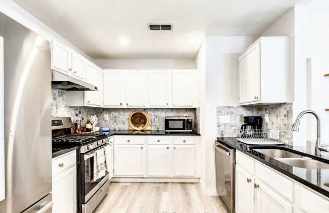 Beautiful 3/BR 2.5/BA Updated Home photos photos