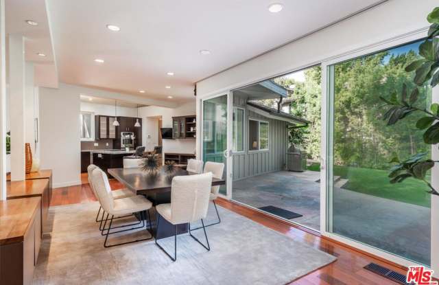 244 South CANYON VIEW Drive Gallery 2