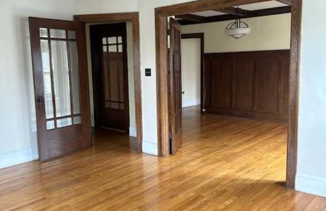 319 W Harrison Ave - 319 West Harrison Avenue, Royal Oak, MI 48067