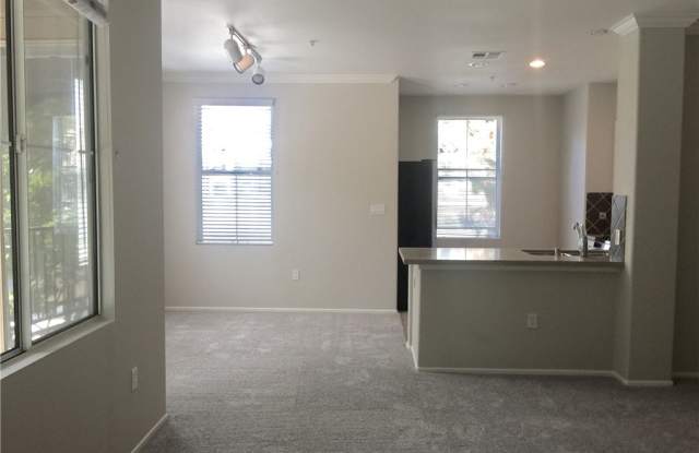 3233 Watermarke Place Gallery 4