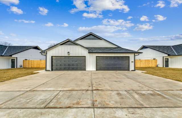 3 bedroom 2 bath Townhome - Haysville Schools photos photos