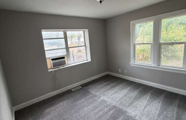 1021 Jackson North Avenue - 1 Gallery 4