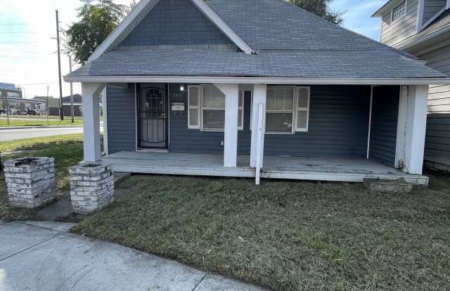 2631 Southeastern Avenue Gallery 1