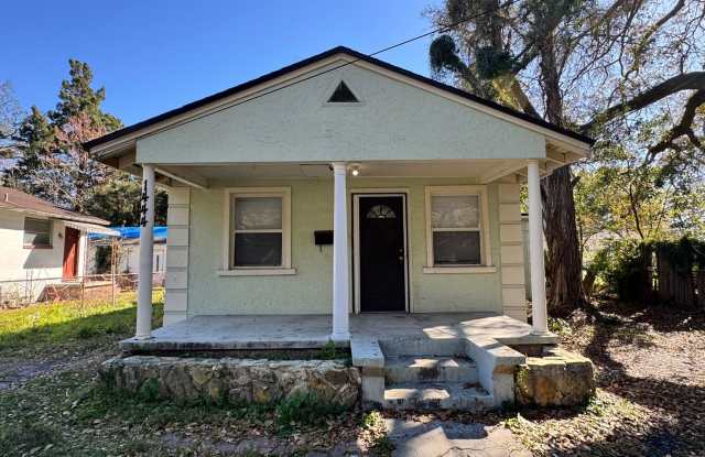 RUDUCED APP FEE  WAIVED MOVE IN FEES- Spacious Home in the Fairfield Neighborhood photos photos