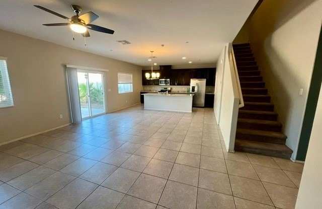 4524 Roaming Vines Gallery 3