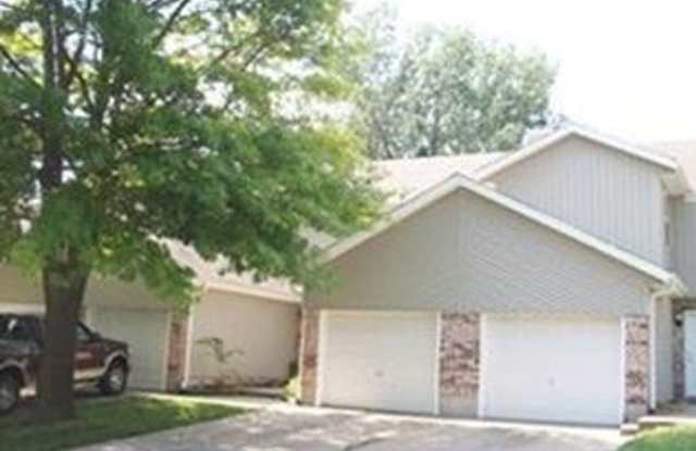 Updated 2 Bedroom Townhome with Garage – Blue Springs, MO photos photos Updated 2 Bedroom Townhome with Garage – Blue Springs, MO photos photos