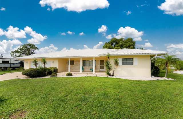 1933 GREENLAWN DRIVE photos photos
