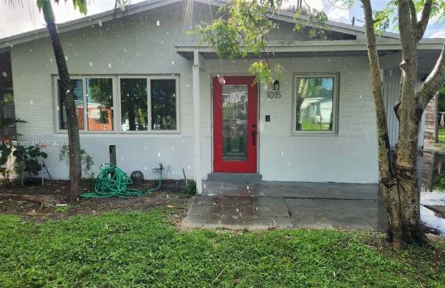 1015 NW 24th Ave photos photos