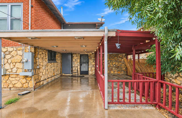 4410 Trowbridge Drive - Unit B Gallery 2