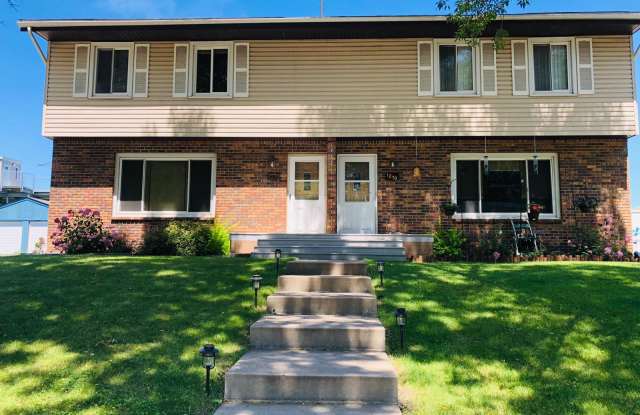 1272 Poppyseed Dr - 1272 Poppyseed Drive, New Brighton, MN 55112