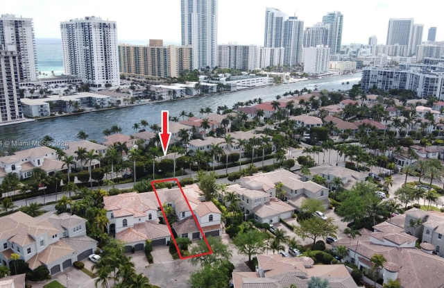 826 E Spinnaker Dr E - 826 Spinnaker Drive East, Hollywood, FL 33019 826 E Spinnaker Dr E - 826 Spinnaker Drive East, Hollywood, FL 33019