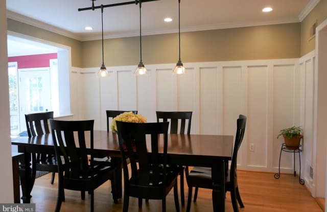 8707 RIDGE ROAD Gallery 4