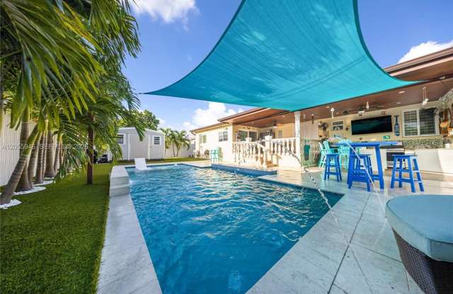 5862 W 2nd Court, Hialeah, FL 33012 - 2611 photos photos