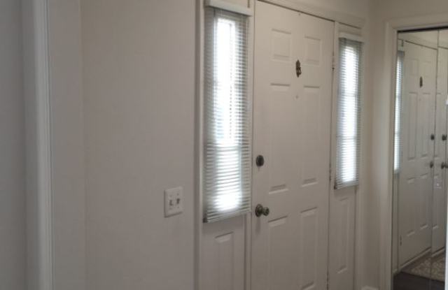 661 Yorktown Ln A Gallery 2