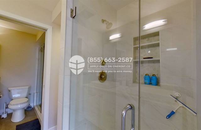 1927 9th Ave W Unit C Gallery 2