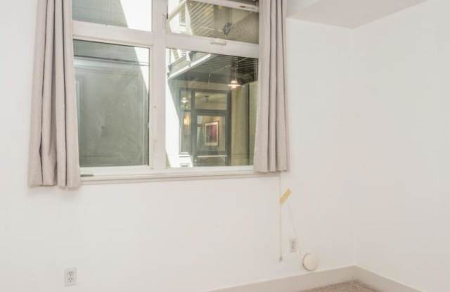 1730 N Northlake Wy Gallery 3
