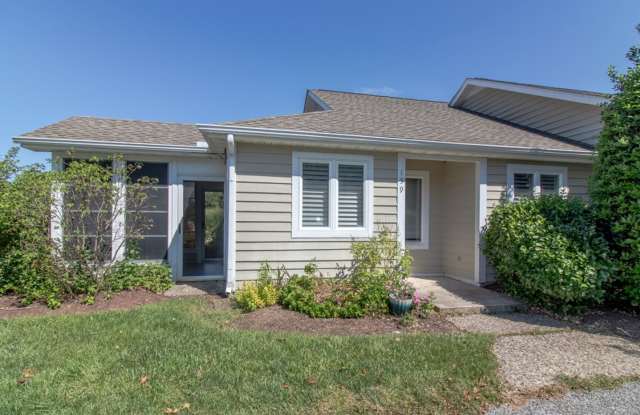 Bright & Spacious One-Level Home in Plantations East Gallery 1