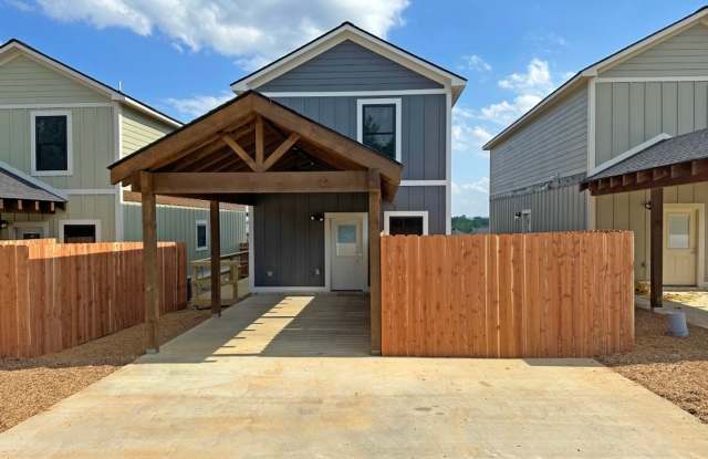 3 Bedroom/2 Bathroom Townhouse • Southside photos photos