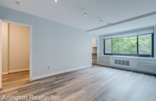 1021 Arlington Boulevard  Unit 647 Gallery 4