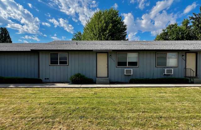 Duplex off of 48th Ave! Gallery 3