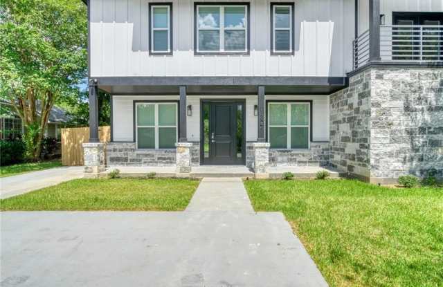 1307 Bayou Woods Drive Gallery 3