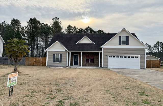 4 BR Home in Quiet Neighborhood photos photos