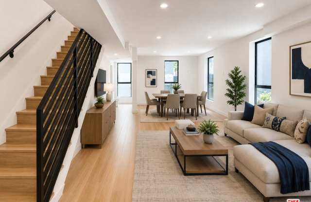 1434 North Poinsettia Place Gallery 1