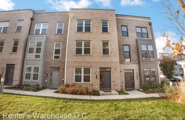 13372 Sherwood Park Ln - 13372 Sherwood Park Lane, McNair, VA 20171