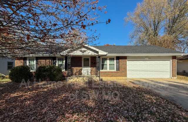 1209 W Broadmoor - 1209 West Broadmoor Street, Springfield, MO 65807