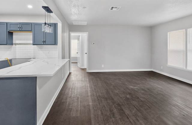219 LEONIDAS DR Gallery 4