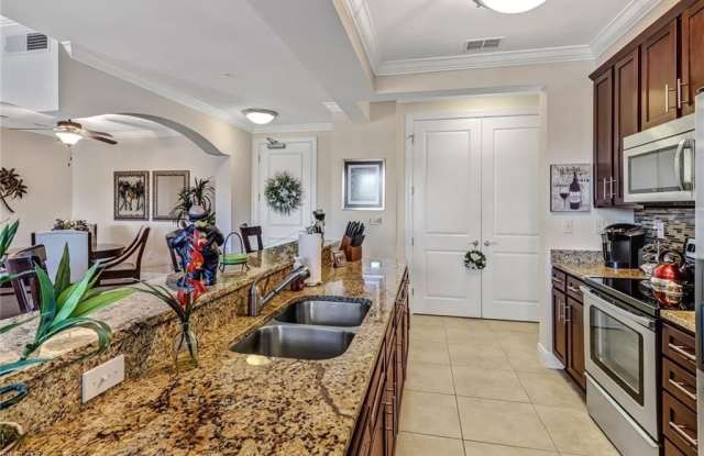 23161 Fashion Dr Gallery 4
