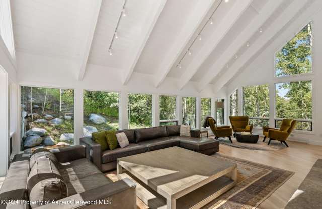 50 Deer Lane Gallery 4