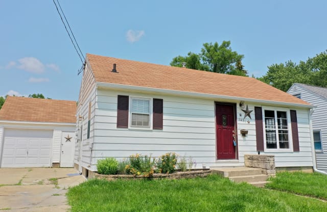 1421 3rd Street NE - 1 photos photos