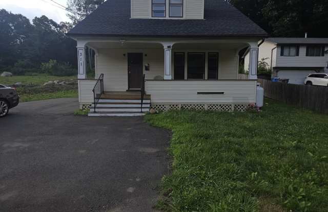 311 Farmington Avenue Gallery 2
